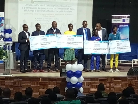 ”Nehemiah Education” : Compassion Togo en partenariat avec Crois Bank lance le programme de prêt étudiant destiné à accompagner 1000 jeunes d’ici à 2030
