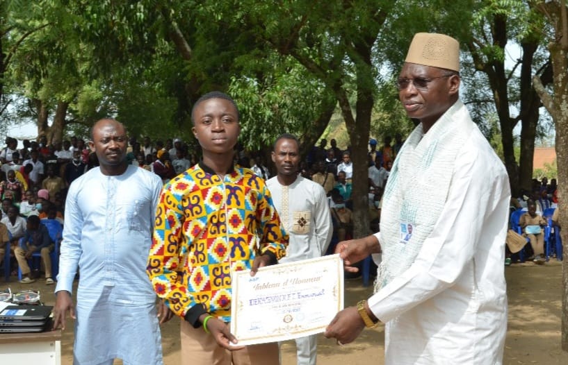 Le Prix Faure GNASSINGBE décerné à  30 Élèves à  Sokodé