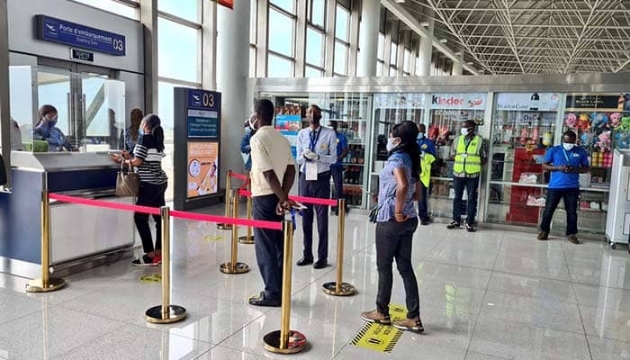 L'Aéroport International Gnassingbé Eyadema de Lomé  -  2e AEROPORT LE PLUS CONNECTE AUX AUTRES CAPITALES OUEST AFRICAINES ET 10eAYANT LE PLUS GROS VOLUME INTRA-AFRICAIN DE PASSAGERS