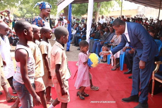 Noà«l à  la Présidence de la République : Faure Gnassingbé toujours plus près des enfants