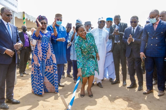 Réhabilitation Route Sokodé-Tchamba-Frontière Togo-Benin : Victoire Tomegah Dogbe donne le coup de pioche